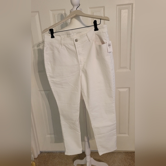 Old Navy High Rise Super Skinny WOW Ankle Jeans 12 Short Calla Lily - Picture 1 of 5